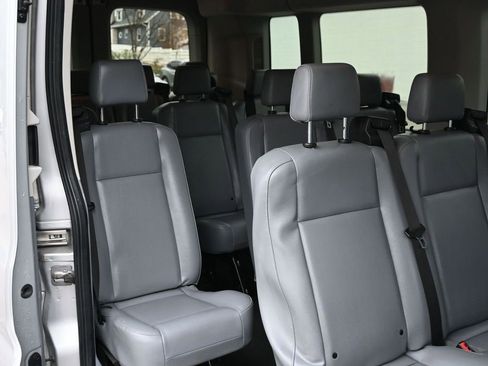 Used 2019 Ford Transit 350 XL image 30