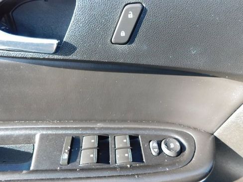 Used 2009 Chevrolet Traverse LT image 11