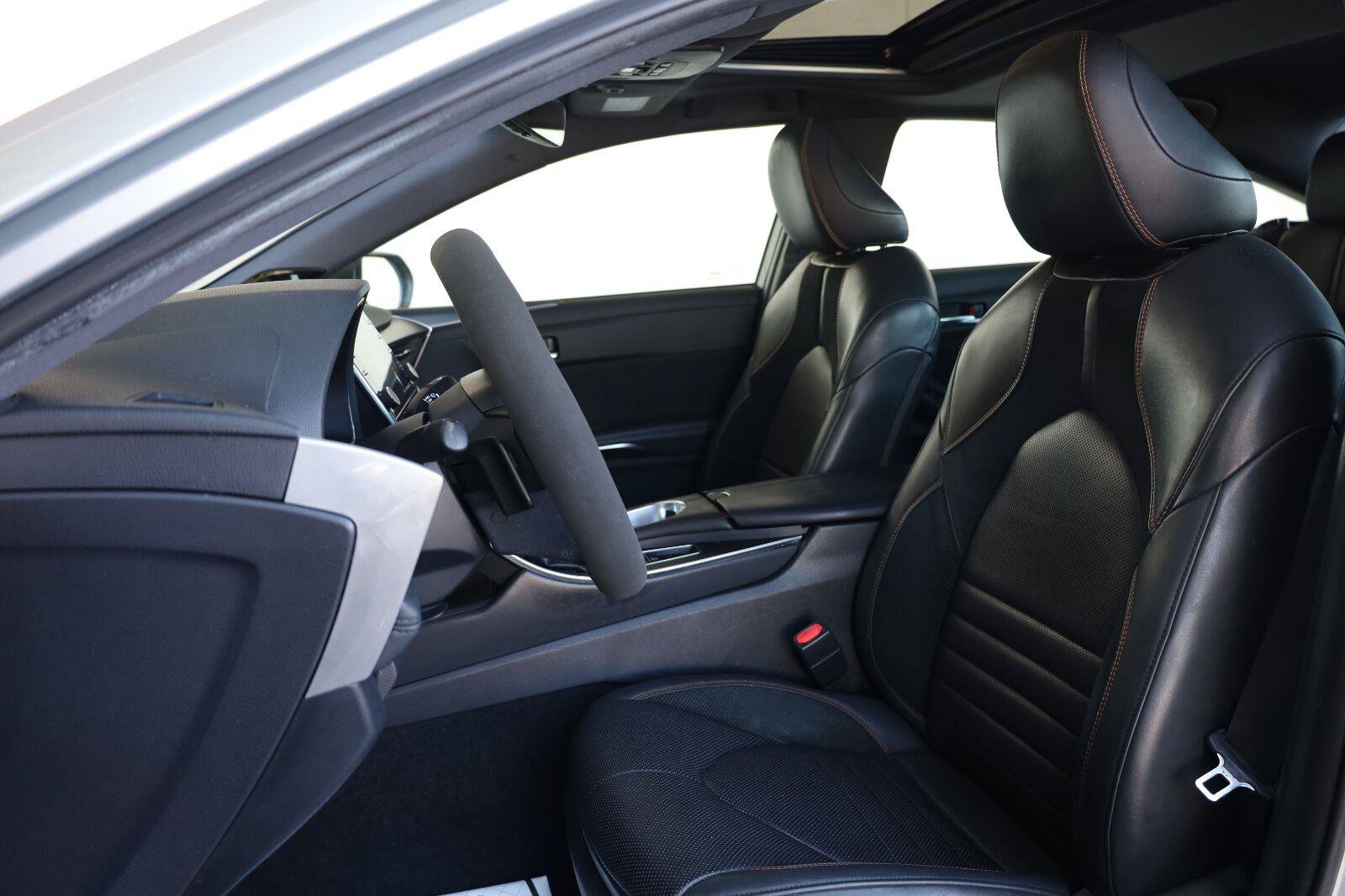 Used 2019 Toyota Avalon XSE w/ All Weather Liner Package FWD image 18