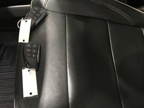 Used 2022 GMC Yukon SLT w/ SLT Luxury Package image 32