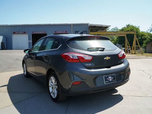 Used 2019 Chevrolet Cruze LT FWD image 4
