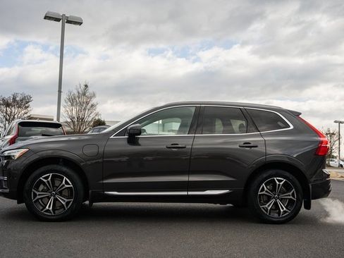 Certified 2022 Volvo XC60 T8 Inscription Expression w/ Advanced Package image 4