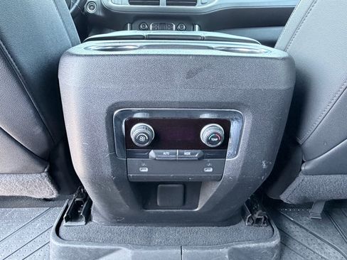 Used 2022 Chevrolet Suburban Z71 AWD/4WD image 31
