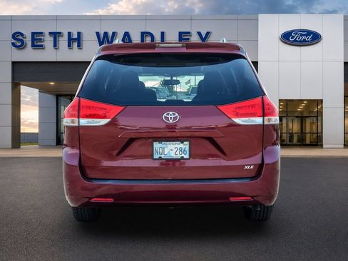 Used 2012 Toyota Sienna XLE FWD image 60