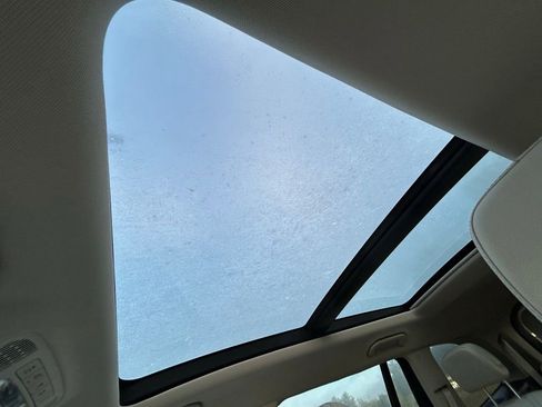 Used 2024 Mercedes-Benz GLS 450 4MATIC image 32