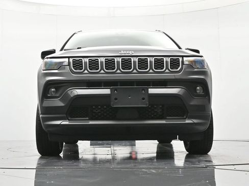 Used 2024 Jeep Compass Latitude AWD/4WD image 36