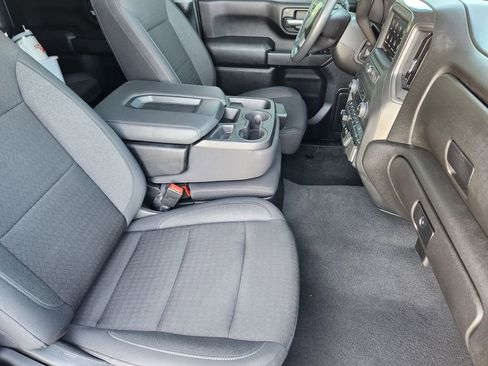 Used 2025 Chevrolet Silverado 2500 Custom w/ Custom Value Package image 15