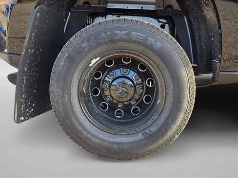 New 2026 RAM 3500 Laramie AWD/4WD image 10