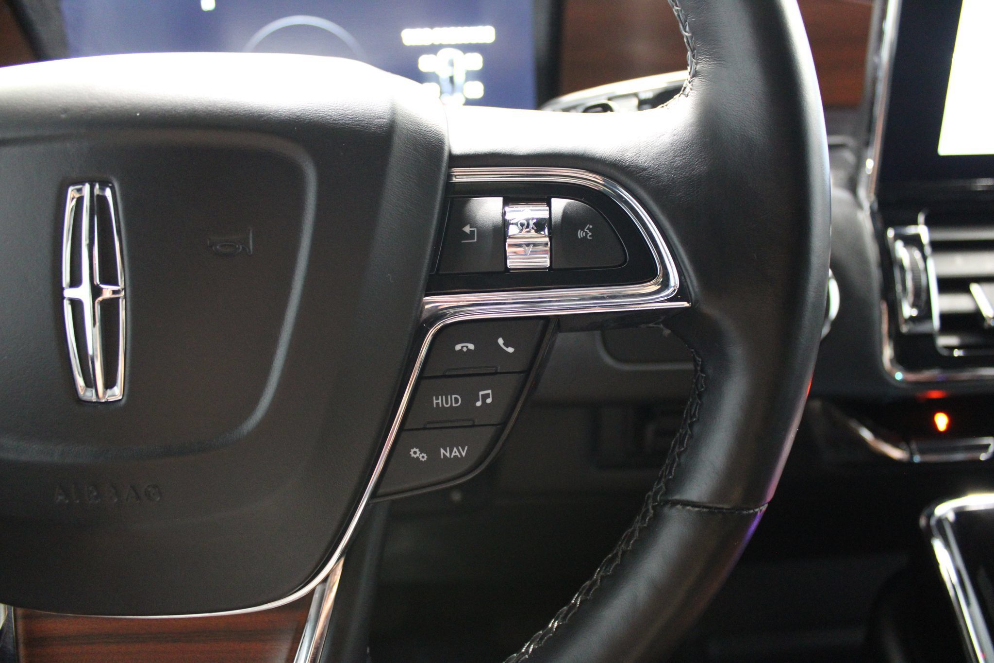 Used 2019 Lincoln Navigator Reserve AWD/4WD image 44