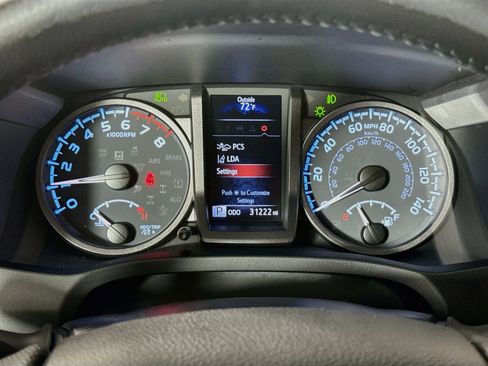 Certified 2022 Toyota Tacoma TRD Off-Road w/ Technology Package AWD/4WD image 13