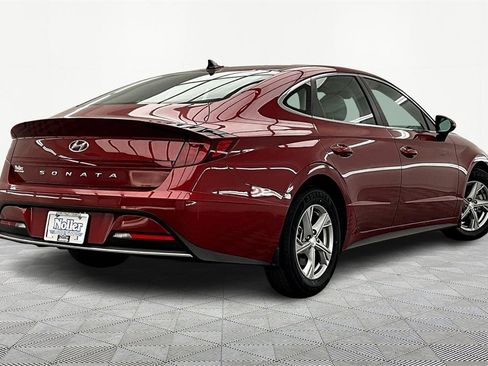 Used 2023 Hyundai Sonata SE image 2