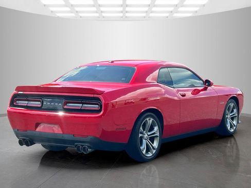 Used 2022 Dodge Challenger R/T RWD image 5