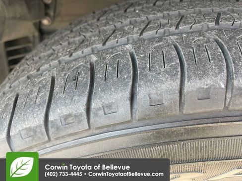 Used 2019 Toyota Highlander XLE AWD/4WD image 28