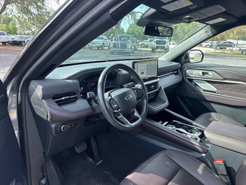 Certified 2025 Ford Explorer Platinum w/ LUX Leather Package AWD/4WD image 13