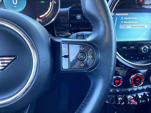 Used 2022 MINI Cooper 2-Door Hardtop image 21