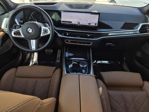 Certified 2024 BMW X7 xDrive40i w/ M Sport Package image 38