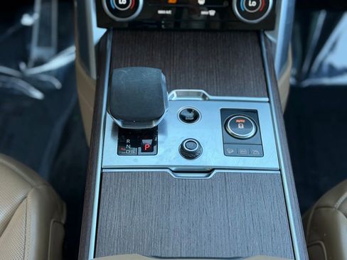Used 2023 Land Rover Range Rover SE image 46