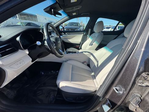 Used 2025 Genesis G70 2.5T image 27