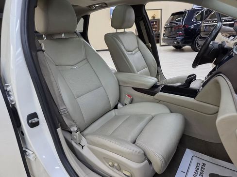 Used 2013 Cadillac XTS Luxury FWD image 19