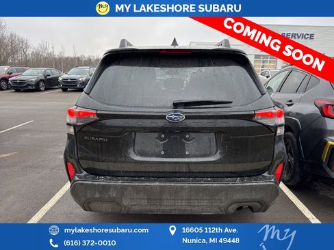 Used 2025 Subaru Forester Premium image 7