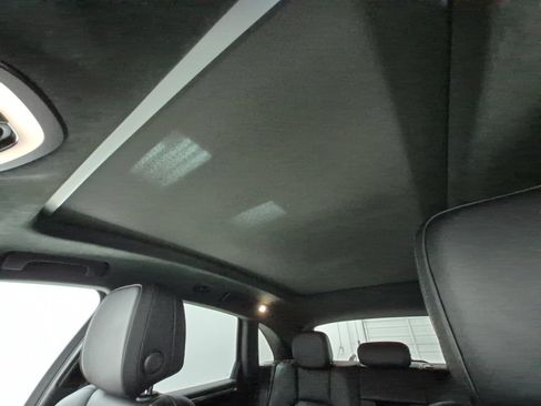 Certified 2023 Porsche Macan S AWD/4WD image 17
