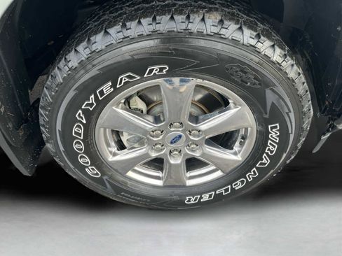 Used 2019 Ford F150 Lariat image 14