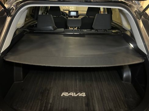 Used 2022 Toyota RAV4 LE AWD/4WD image 19