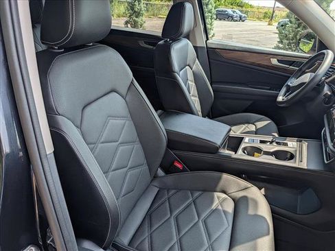 Certified 2024 Volkswagen Atlas SE AWD/4WD image 12