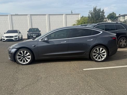 Used 2019 Tesla Model 3 Standard Range Plus RWD image 2