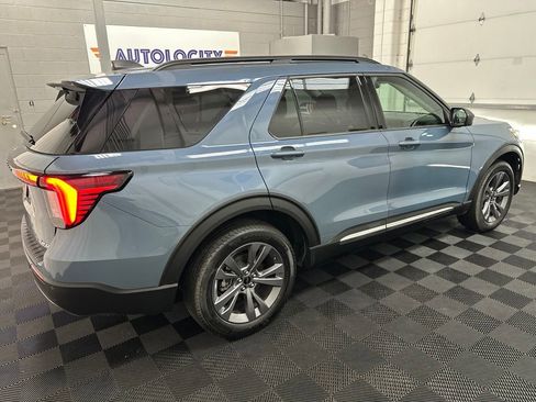 Used 2025 Ford Explorer Active w/ Active Comfort Package AWD/4WD image 11