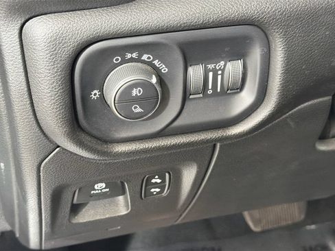Used 2023 RAM 1500 Laramie AWD/4WD image 12