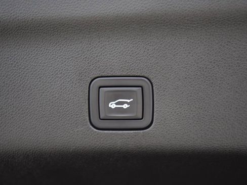 Used 2024 GMC Yukon Denali Ultimate AWD/4WD image 28