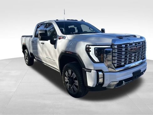 Used 2024 GMC Sierra 2500 Denali w/ Denali Reserve Package image 8