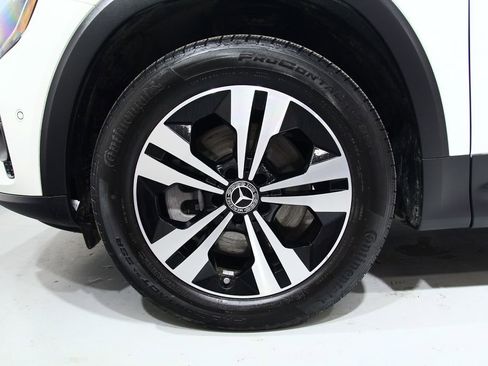 Certified 2025 Mercedes-Benz GLB 250 4MATIC image 17