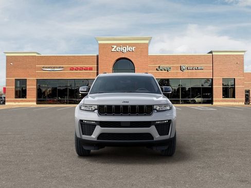New 2026 Jeep Grand Cherokee Limited w/ Limited Altitude Package AWD/4WD image 6
