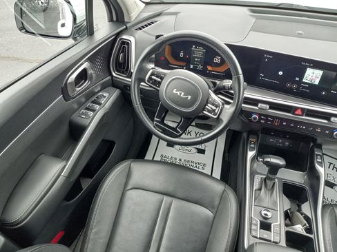 Used 2024 Kia Sorento S FWD image 16