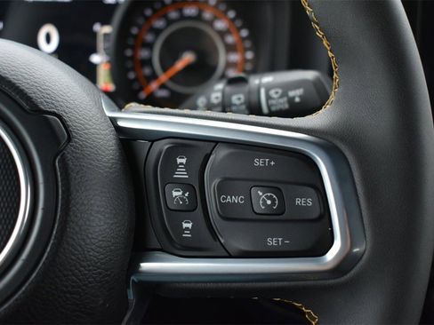 Certified 2024 Jeep Wrangler Sahara w/ Technology Group image 19