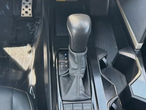 Used 2025 Toyota Camry SE FWD image 25
