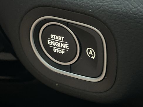 Certified 2023 Mercedes-Benz GLS 580 4MATIC image 31