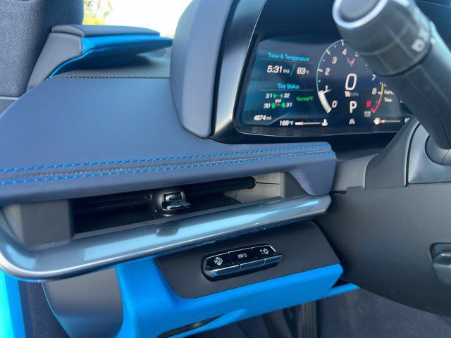 Used 2025 Chevrolet Corvette Z06 RWD image 23