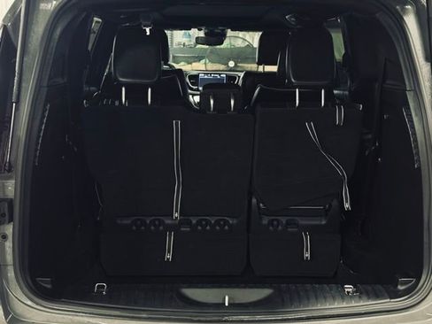 Certified 2025 Chrysler Pacifica Limited image 10