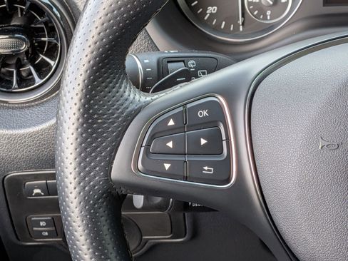 Used 2023 Mercedes-Benz Metris Passenger image 19