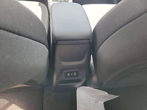 Certified 2025 Hyundai Venue SEL image 30