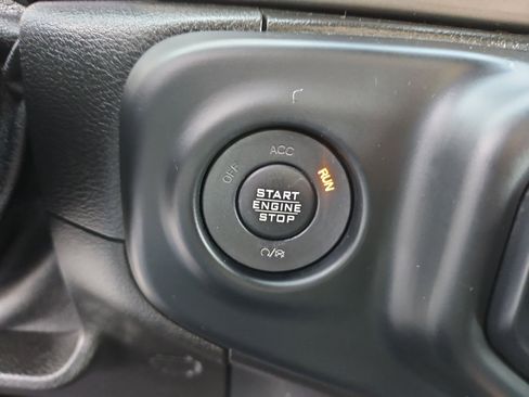 Used 2019 Jeep Wrangler Unlimited Sahara w/ Safety Group image 21