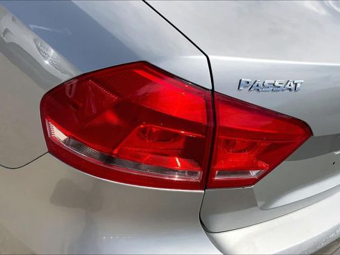 Used 2014 Volkswagen Passat 1.8T S FWD image 28