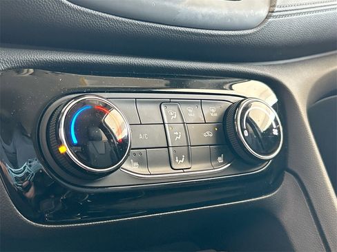 Used 2023 Buick Encore GX Preferred w/ Cold Weather Comfort Package image 29