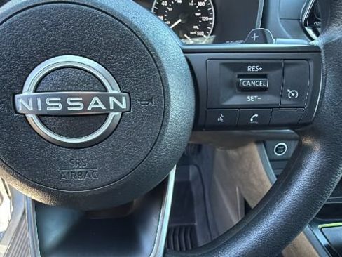 Used 2023 Nissan Rogue S AWD/4WD image 18