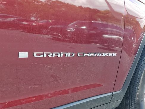 Used 2022 Jeep Grand Cherokee Limited AWD/4WD image 7