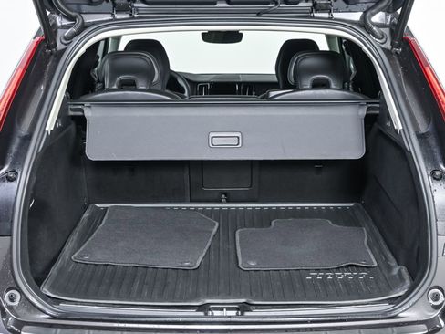 Used 2023 Volvo XC60 B5 Plus w/ Protection Package Premier image 31