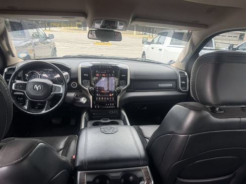 Used 2019 RAM 1500 Laramie AWD/4WD image 9